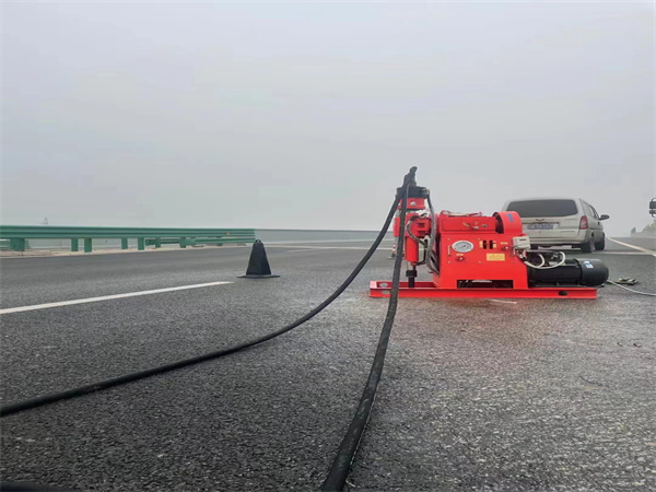 谢岗镇马路路基路面开裂下沉注浆加固灌浆